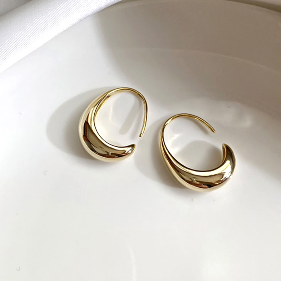 Stylish Gold Hoop Earrings for Everyday Elegance