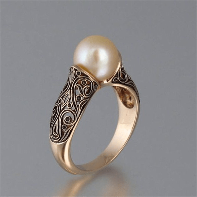 Chic Vintage Pearl Gold Ring for Celebrations