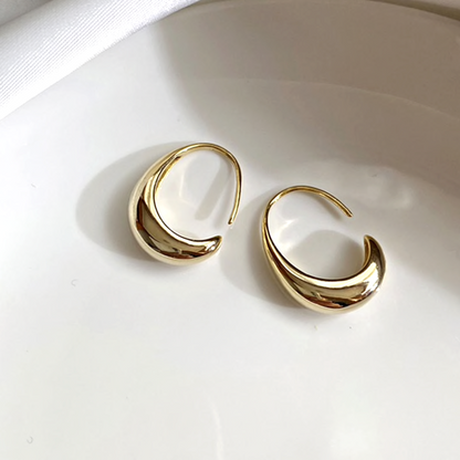 Stylish Gold Hoop Earrings for Everyday Elegance