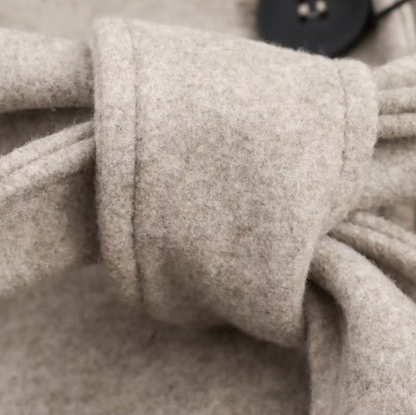 Chic Beige Double-Breasted Trench Coat with Faux Fur Collar for Stylish Outings