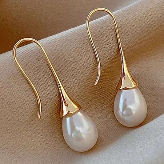 Stylish Pearl Earrings for All Events